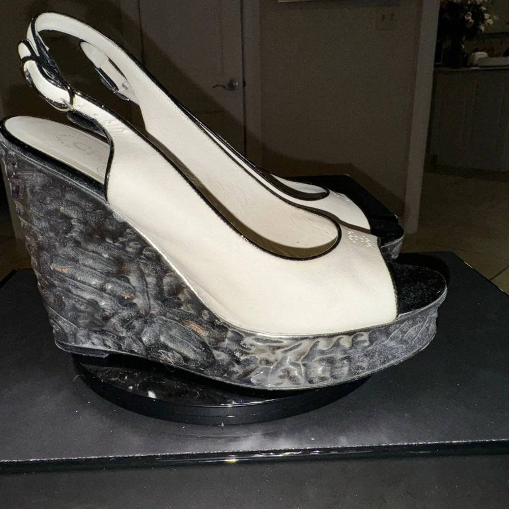 Stylish Black and White Wedge Heels - Picture 2 of 7